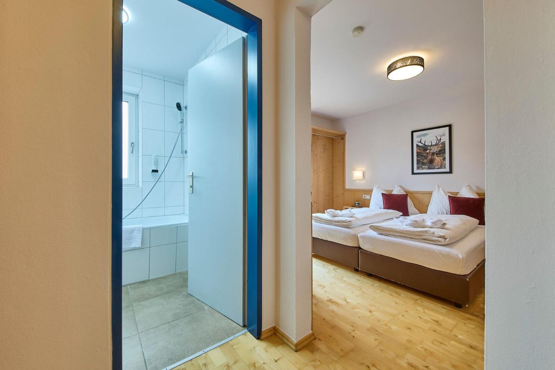 Platzhirsch Rooms - B&B - Self Check-In Piesendorf Luaran gambar